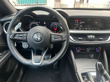 Alfa-Romeo Stelvio - 8