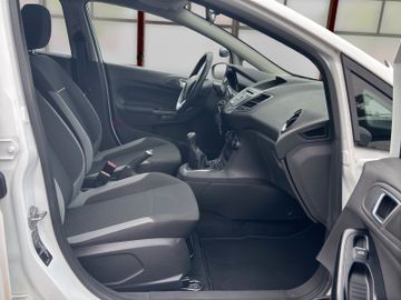 Ford Fiesta - 9