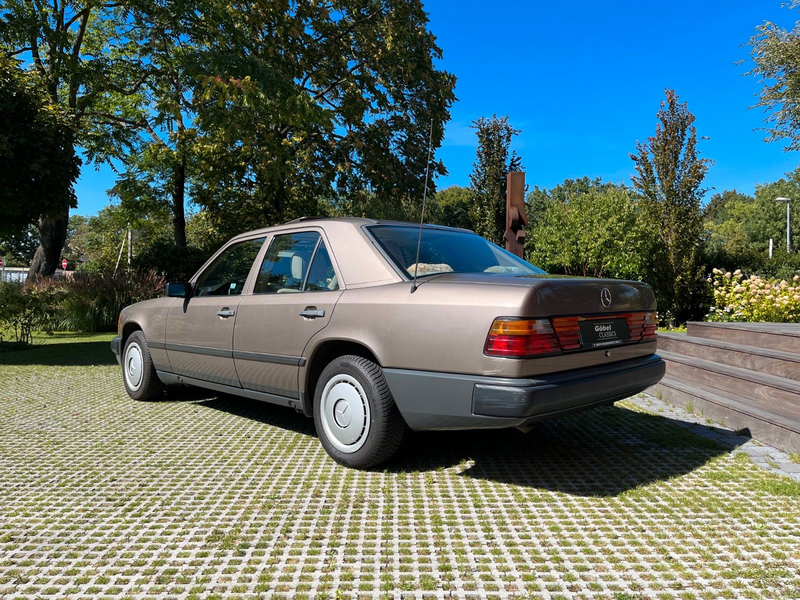 Fahrzeugabbildung Mercedes-Benz 200