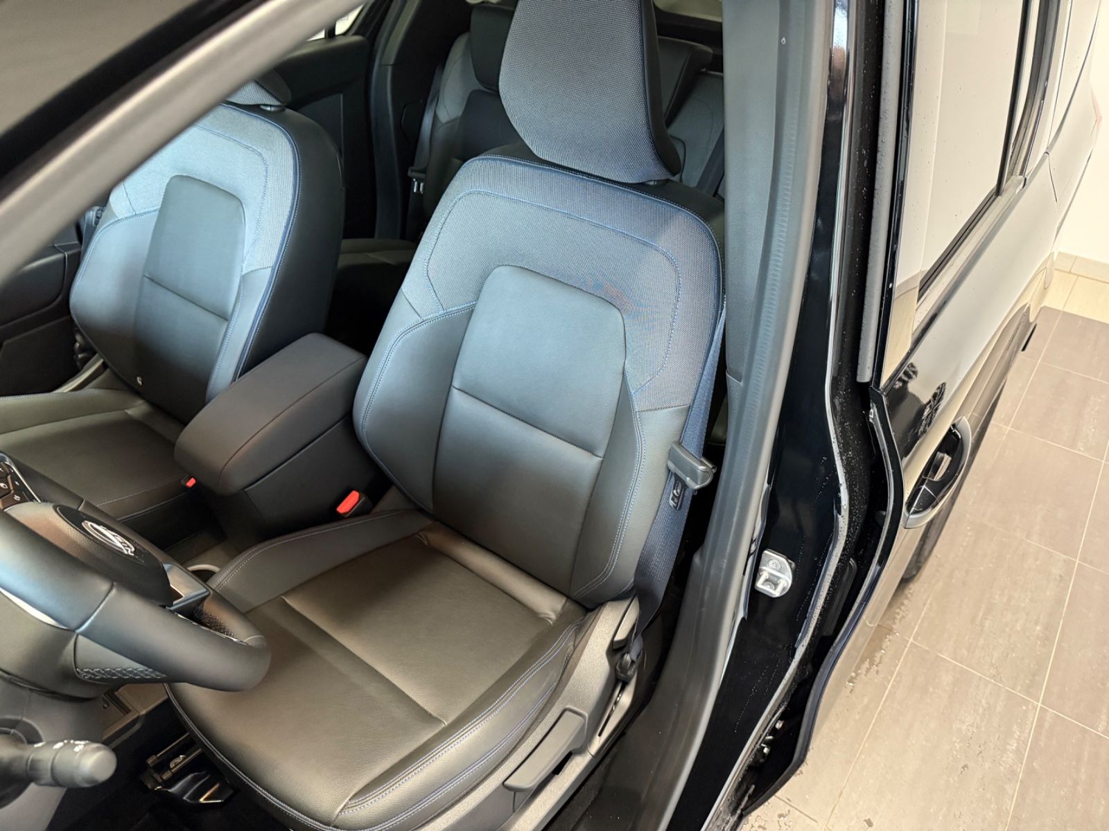 Fahrzeugabbildung Nissan Townstar Kombi L1 Tekna  Automatik 360°Kam. LED