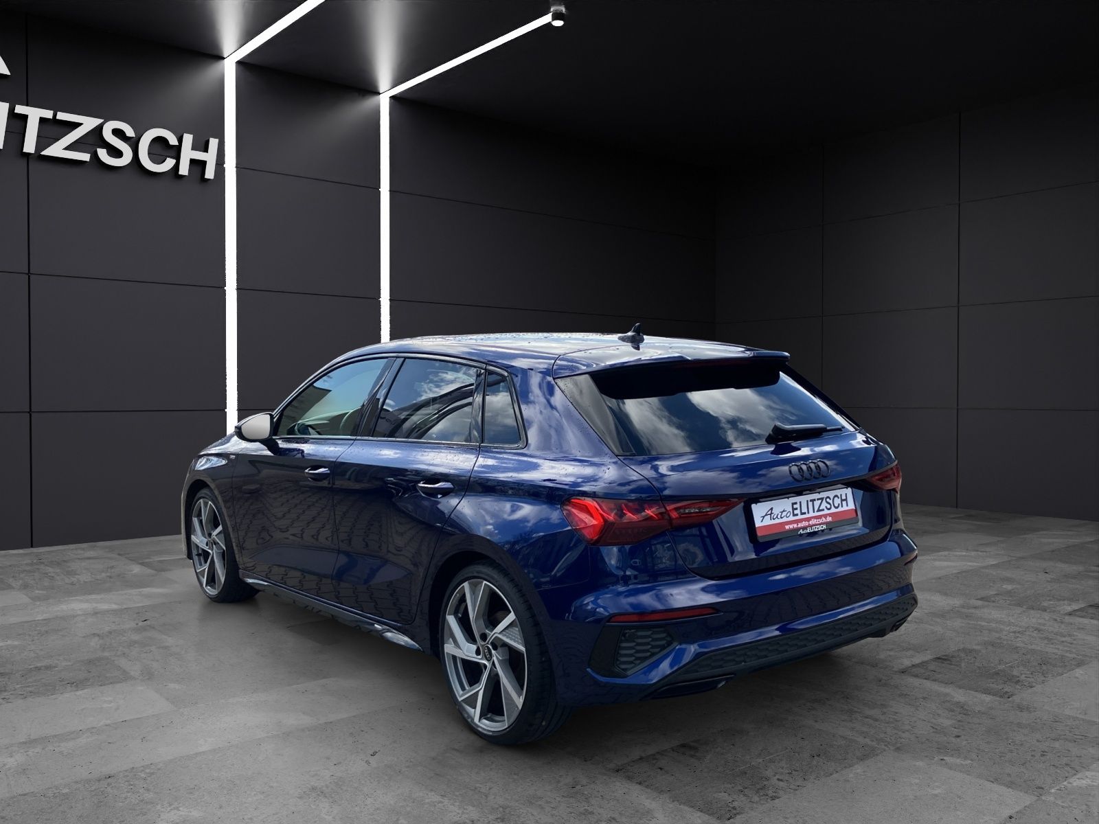 Fahrzeugabbildung Audi A3 Sportback 35 TFSI S line Matrix HUD ACC SHZ