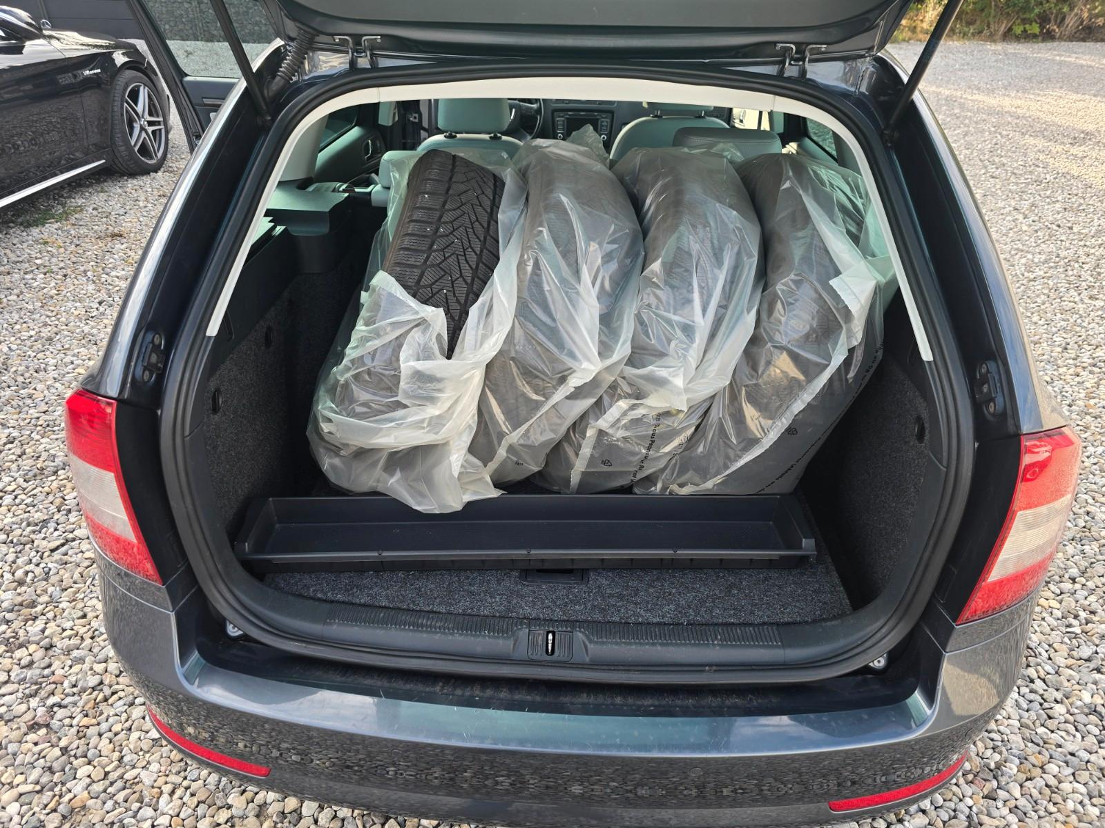 Skoda Octavia 2011 — photo 12