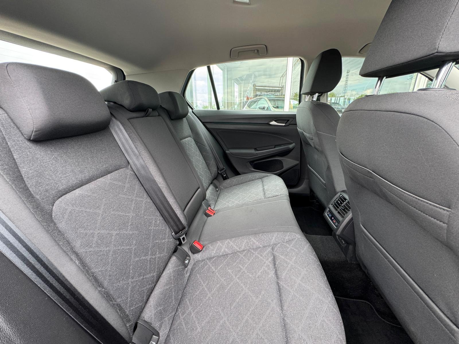 Volkswagen Golf VIII Lim. Life AHK, LED, PDC, миниатюра 18