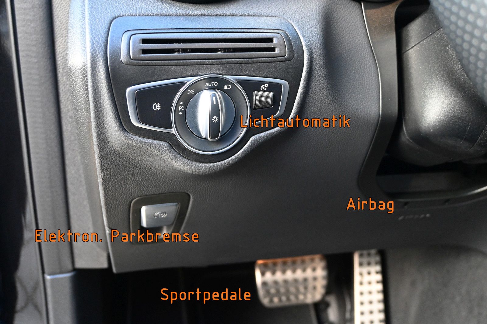 Fahrzeugabbildung Mercedes-Benz GLC 300 4MAT. °AHK°AMG INTERIEUR°SOUND°KAMERA°