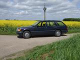 Mercedes-Benz 300 - Mercedes-Benz 300 mit Benzin-Antrieb: Kombi