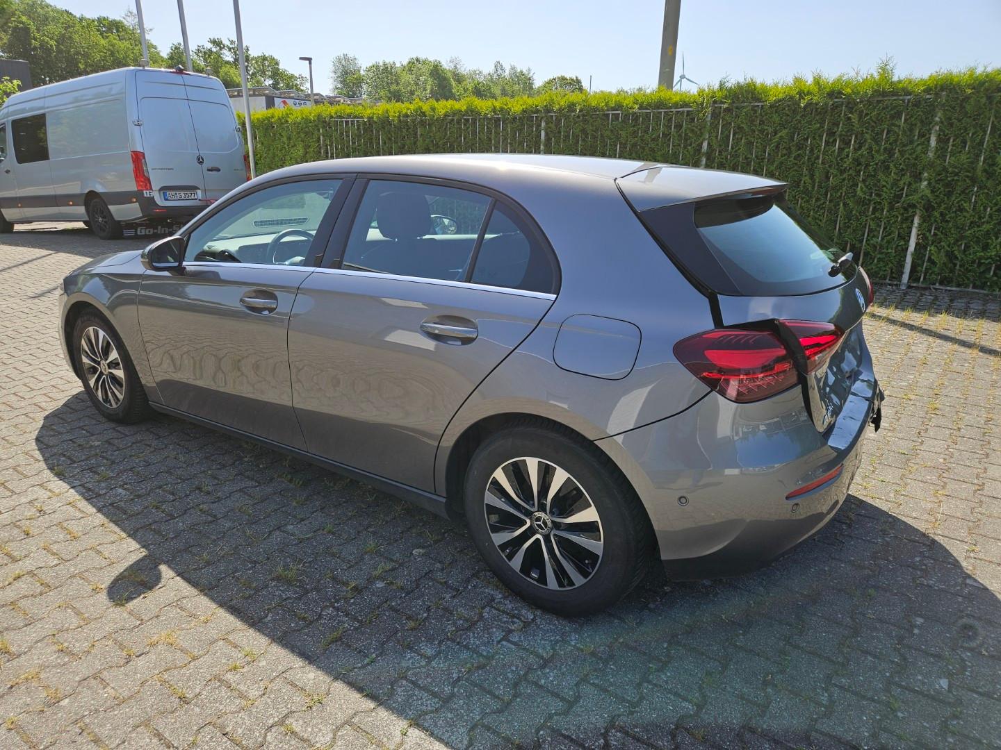 Mercedes-Benz A180d KAM/NAVI