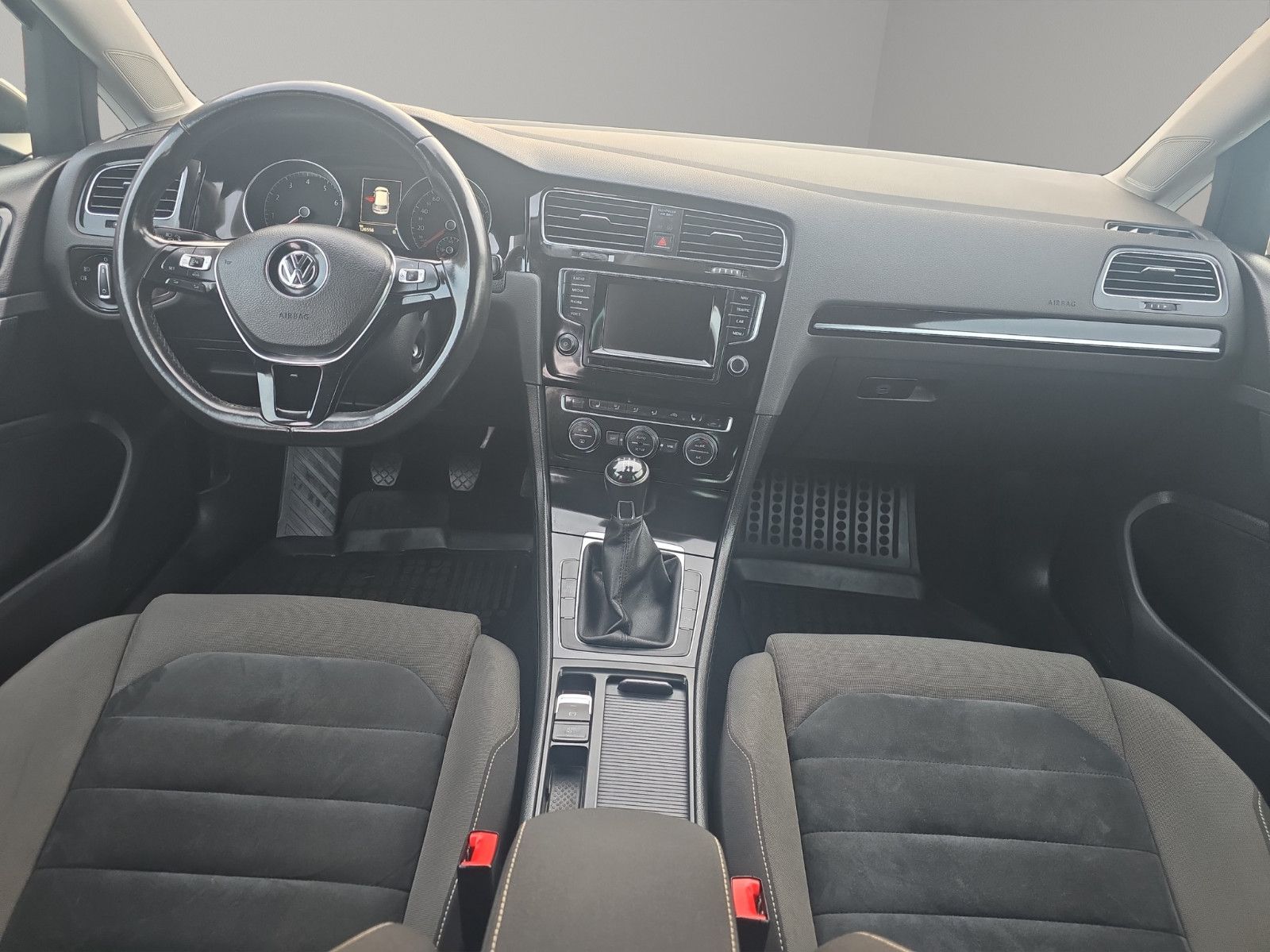 Fahrzeugabbildung Volkswagen Golf VII  Highline BMT/NAVi/PDC/XENON
