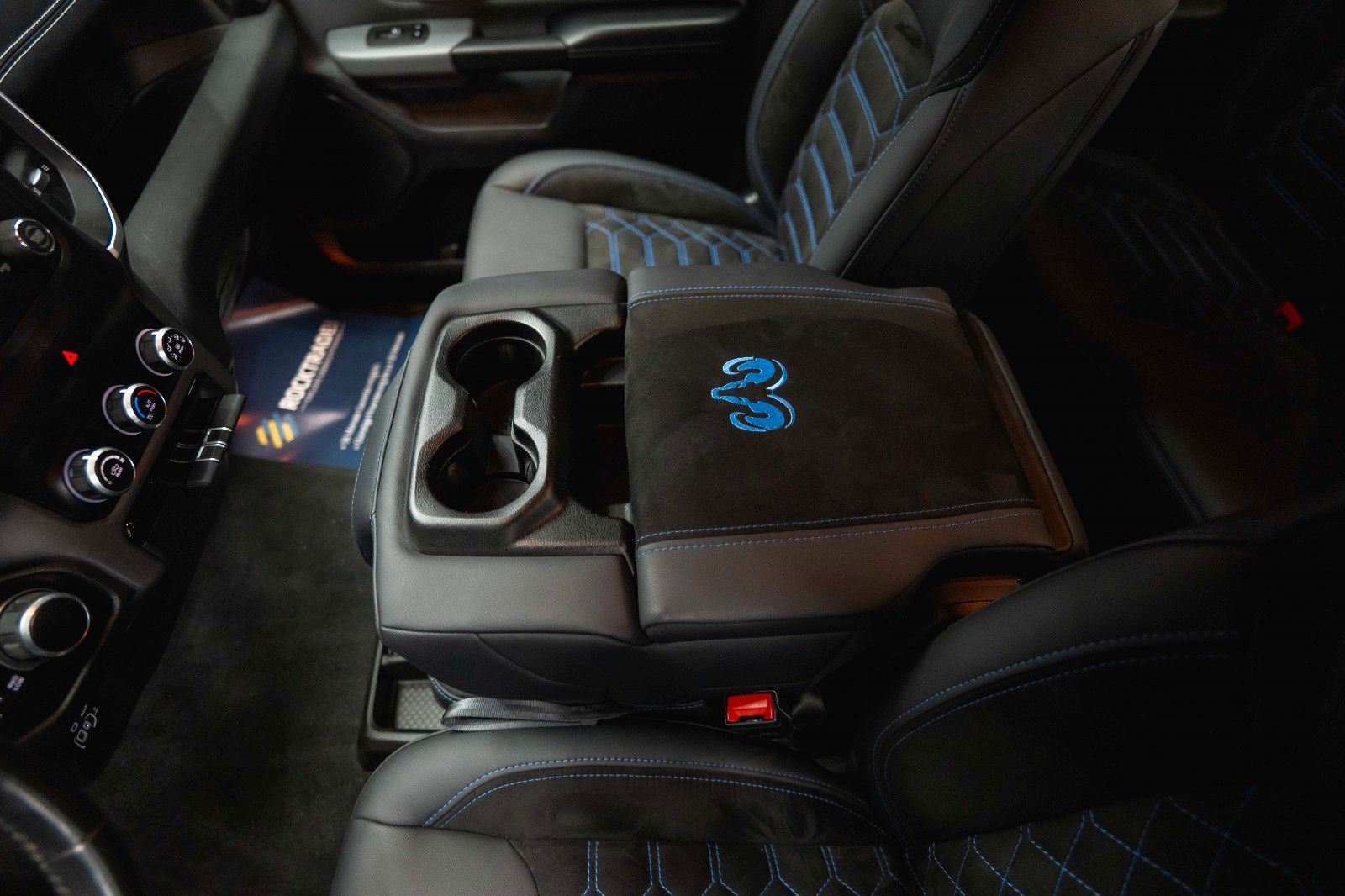 Fahrzeugabbildung Dodge RAM 5.7 V8 HEMI 4x4 OFFROAD NightEdition LONGBED