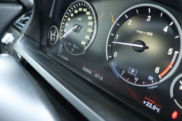 BMW 740d xDrive  HEAD UP+ACC+GSD