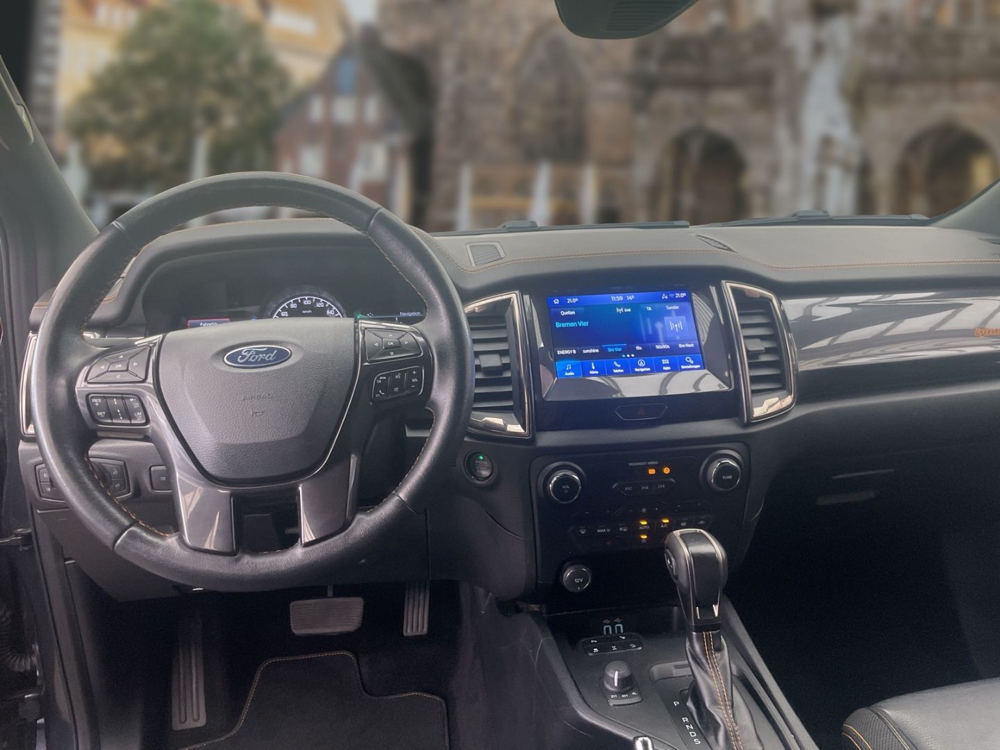Fahrzeugabbildung Ford Ranger Wildtrak DoKa 4x4 2.0 TDCi AHK Navi Leder