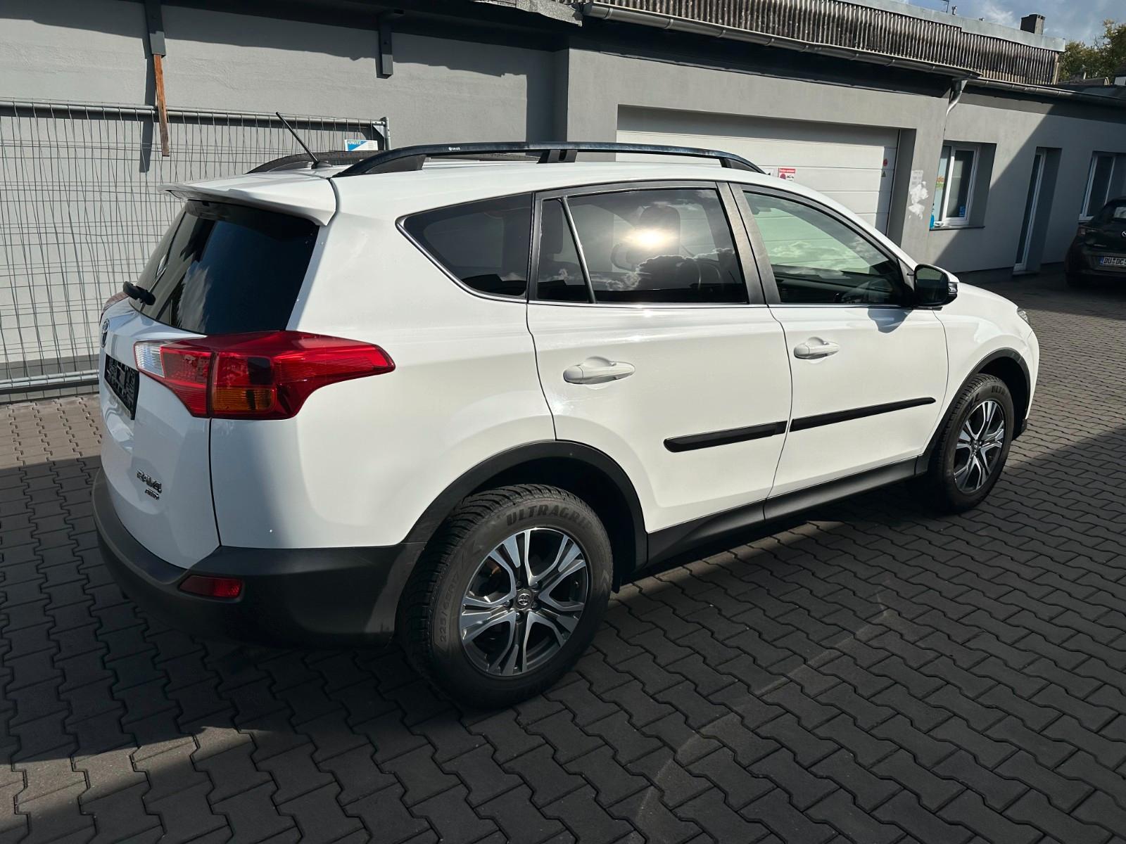 TOYOTA RAV4 - 2.0D -  4X4 - ATTELAGE - 124 CV -BVM