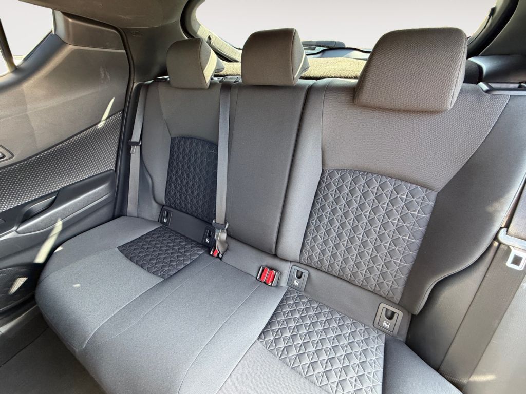 Fahrzeugabbildung Toyota C-HR 2.0 Hybrid Team Deutschland