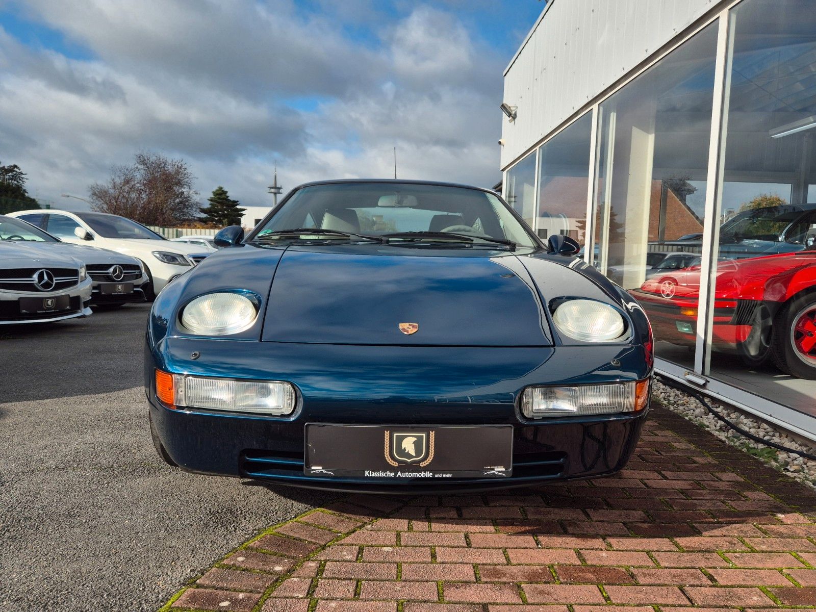 Fahrzeugabbildung Porsche 928 GTS/Deutsch/Kpl. Historie/SD/Blau mit grau