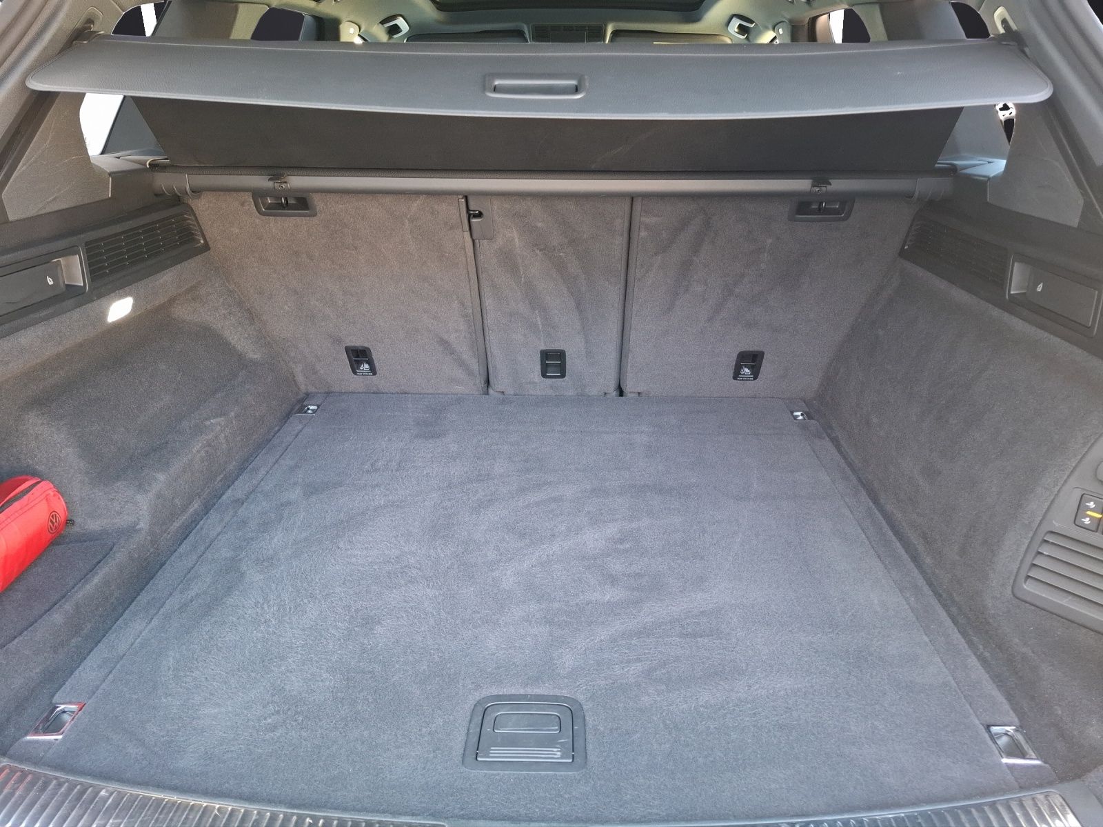 Fahrzeugabbildung Volkswagen Touareg TDI R-Line 4M Matrix AHK Pano Leder Luft