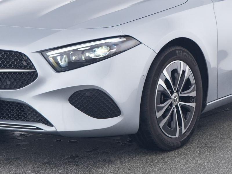 Mercedes-Benz A 180 Limo PROG-ADV PANO MEMORY MBEAM AHK WINTER