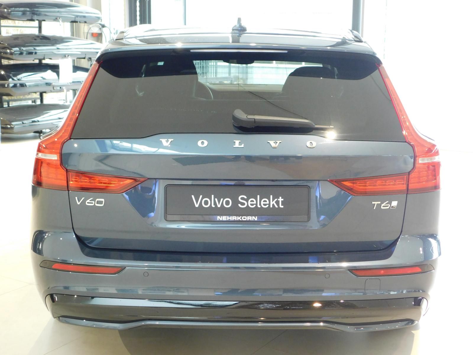 Fahrzeugabbildung Volvo V60 T6 AWD Plus Dark