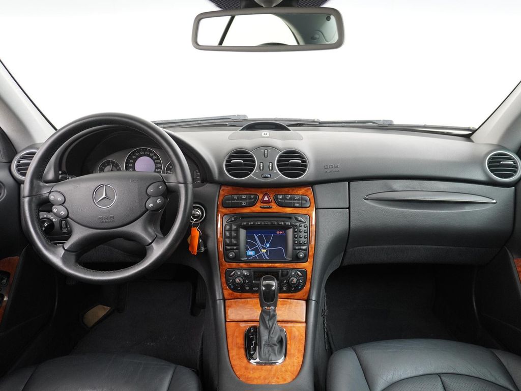 Mercedes-Benz CLK 240 Coupé Elegance Youngtimer Leder Comand n