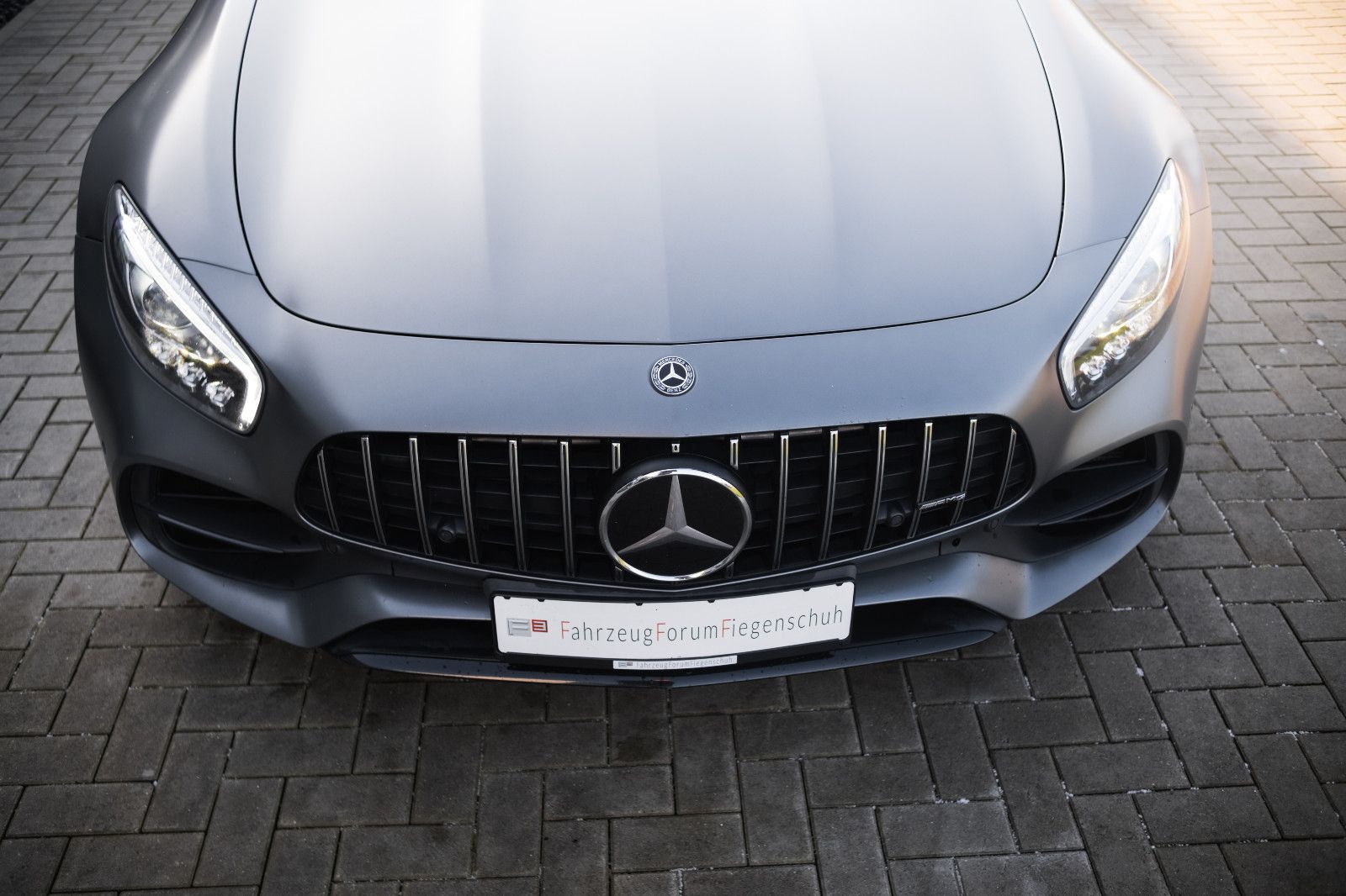 Fahrzeugabbildung Mercedes-Benz AMG GT S Coupe-Facelift-Burmester-Steuer