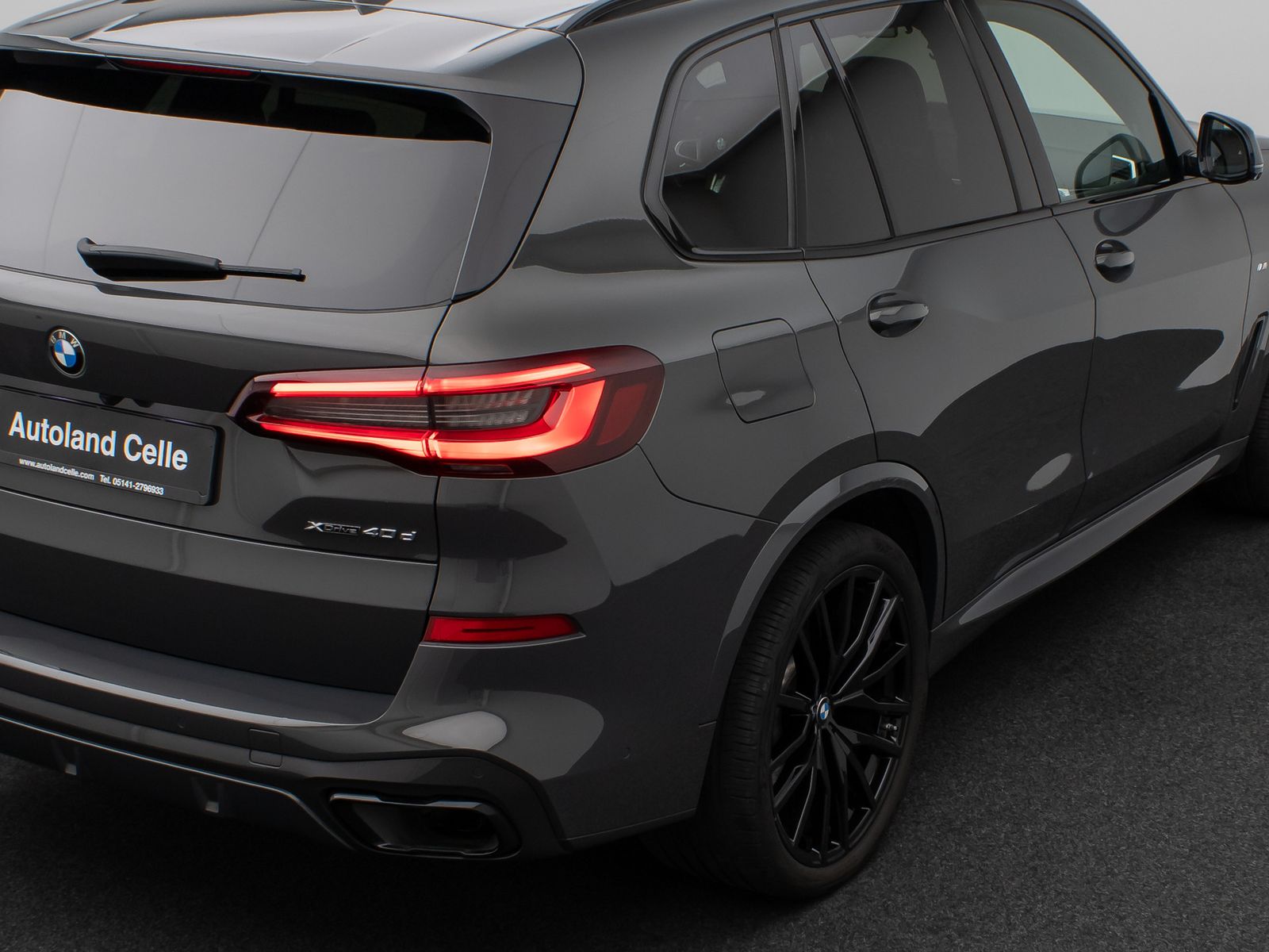 Fahrzeugabbildung BMW X5 xD40d M Sport B&W SoftClose Panorama HUD Voll