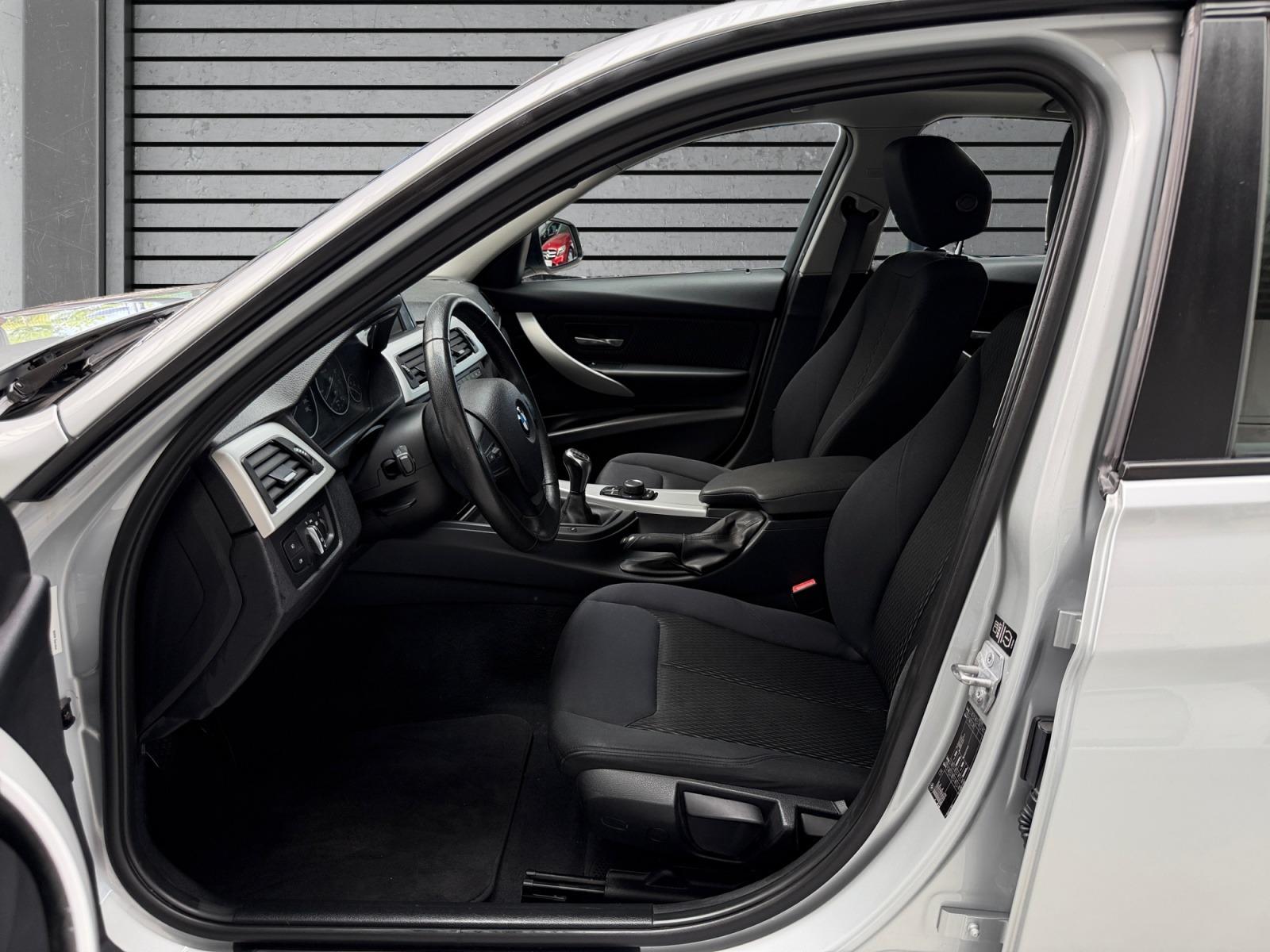 BMW 316 KLIMAAUTOMATIK+BI-XENON+EINPARKHILFE+ALU+TOP