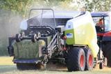 Claas Quadrant 3200 RC mit Häcksler und Ballenstapler - Häcksler