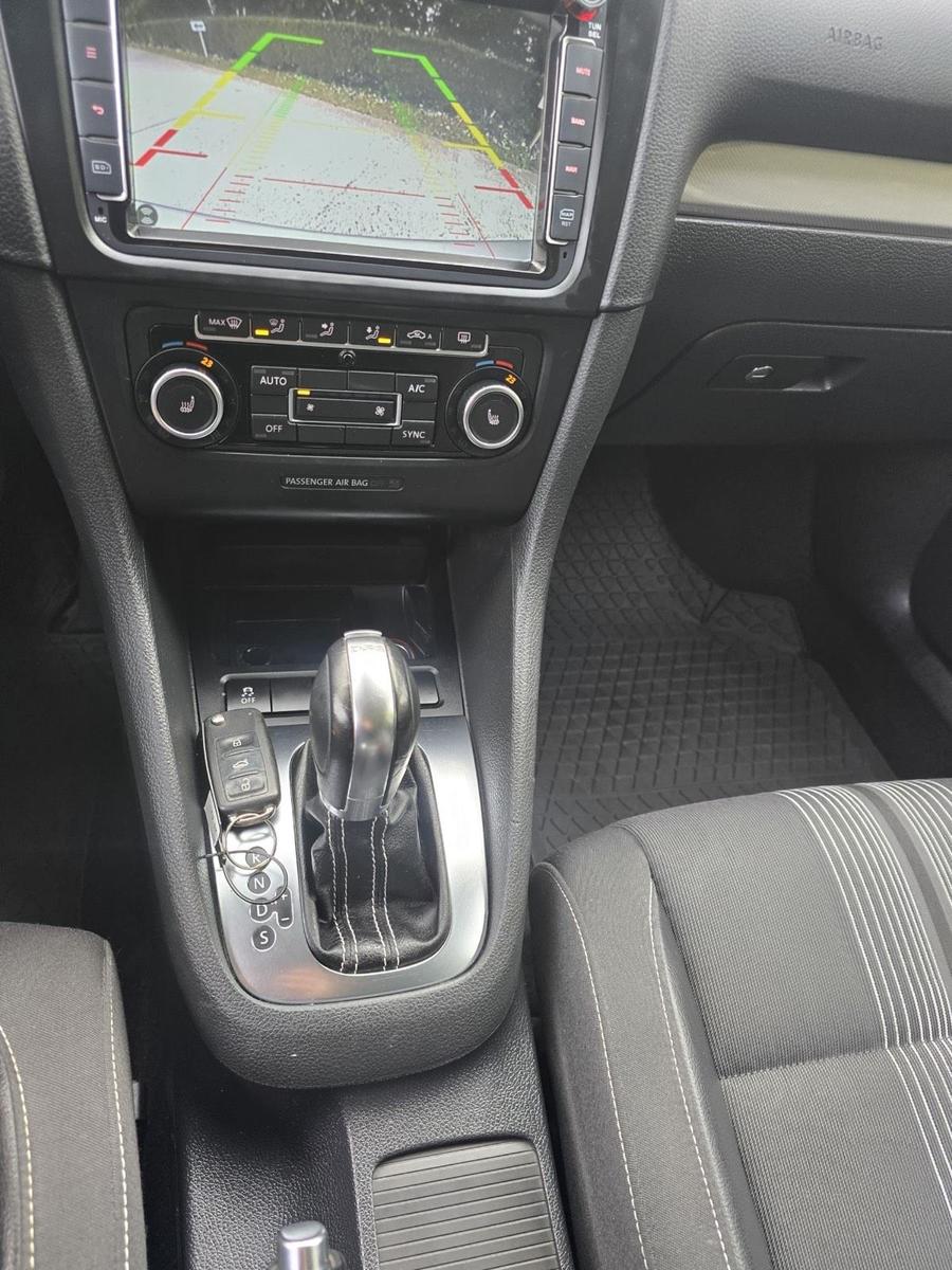 Volkswagen Golf 2012 — photo 13