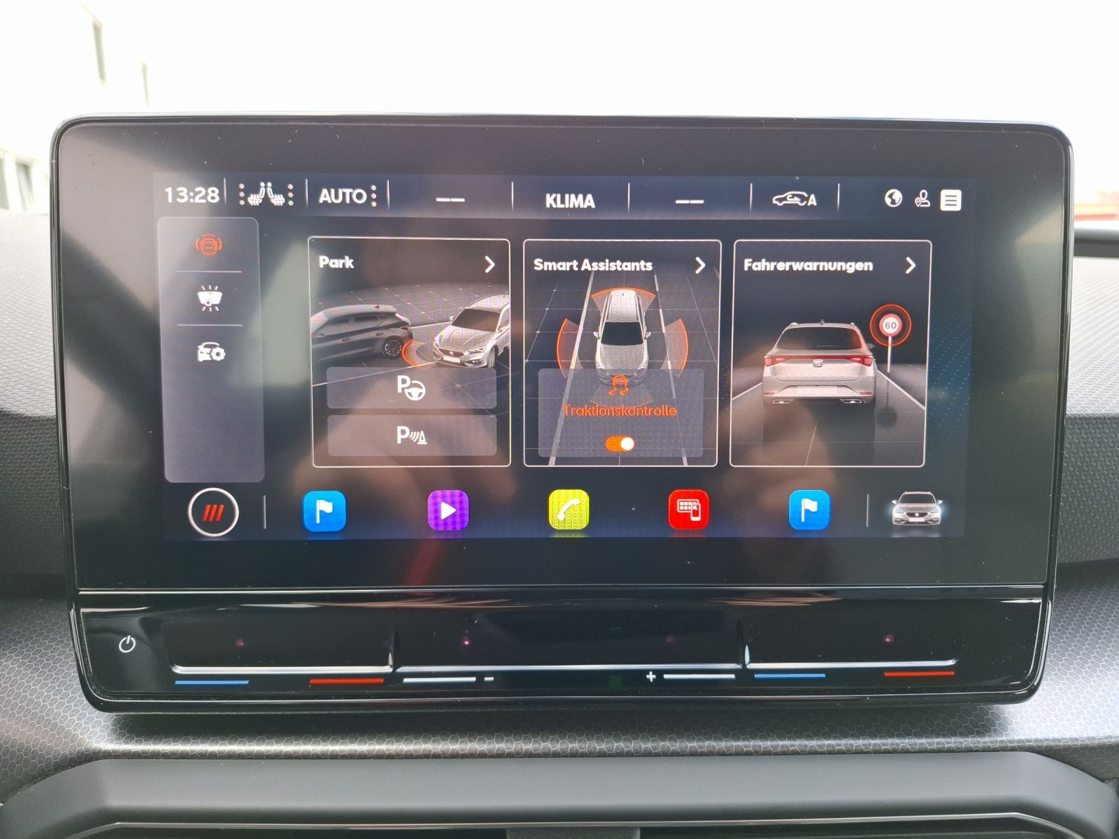 Fahrzeugabbildung SEAT Leon ST TDI Style DSG LED Navi AID ACC RFK SH