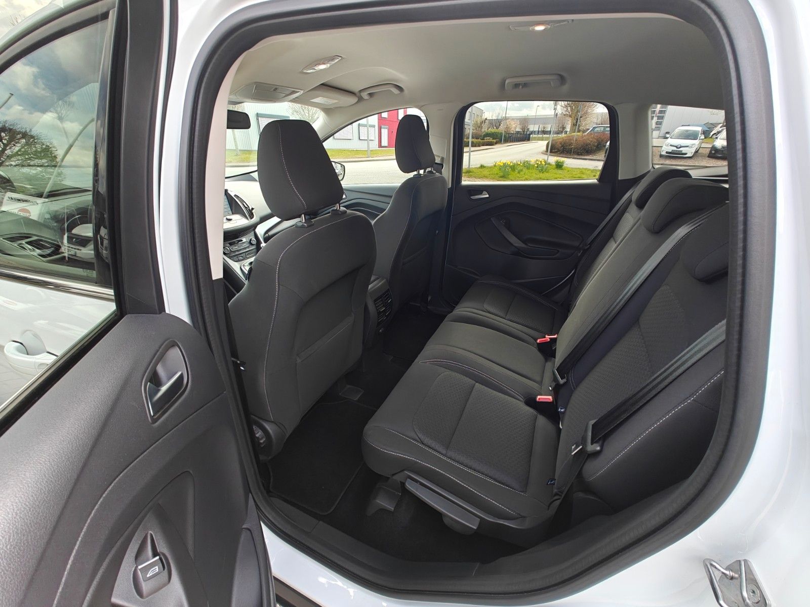 Fahrzeugabbildung Ford Kuga Cool & Connect - SHZ, LHZ, Navi, PDC, 4S -