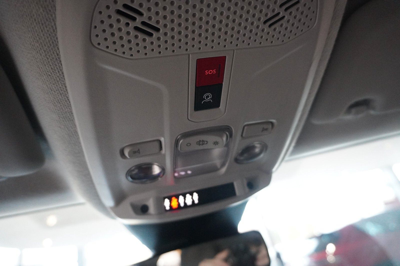 Fahrzeugabbildung Citroën C4 Lim. 1.2T PLUS NAVI/LED/KAMERA/SPORT /VIRTU.