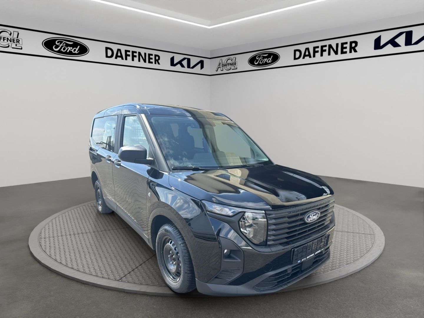 Fahrzeugabbildung Ford Transit Courier Trend Doppelkabine Apple CarPlay