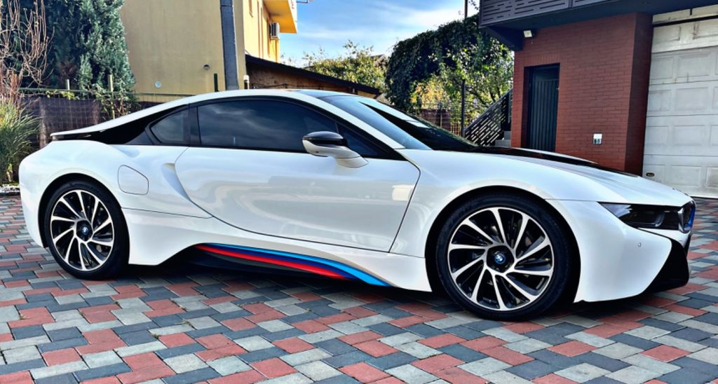 BMW i8