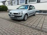Renault Clio 3 1.2 16v tüv 27 - Renault Clio aus 2002: 1.2