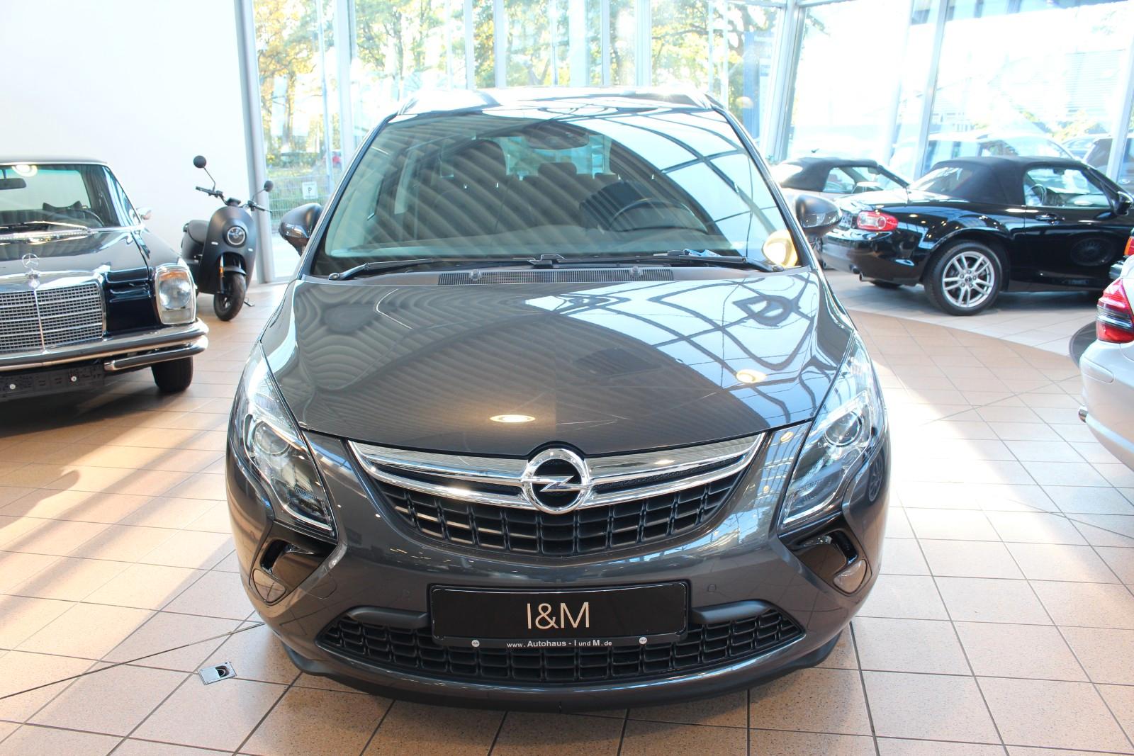 Opel Zafira C Tourer Edition+PDC+EFH+ESS+Rentner Frz.