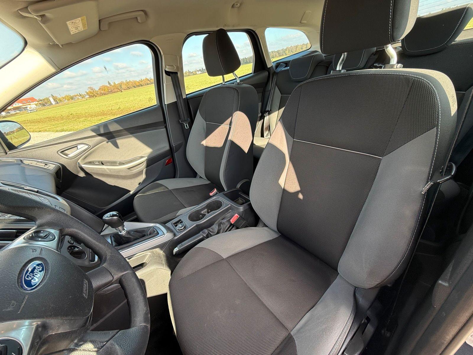 Ford Focus 2014 — photo 12
