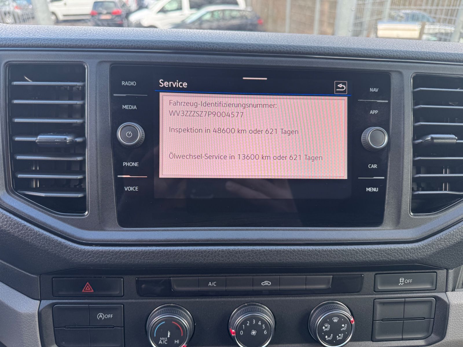 Fahrzeugabbildung Volkswagen Crafter Pritsche 35 lang Garantie 12.2027 Navi