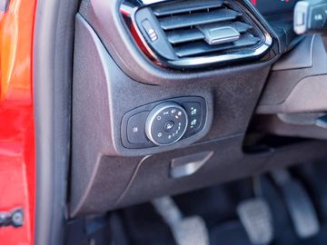 Bild 10 Ford Fiesta 5-Türer Klima Sitz-/Frontscheibenheizung