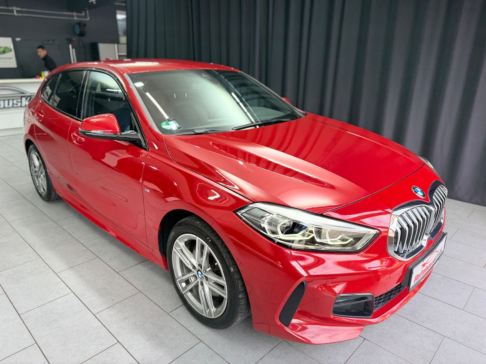 Fahrzeugabbildung BMW 118 d M Sport|HIFI|RF-CAM|DIG-TACHO|NAVI