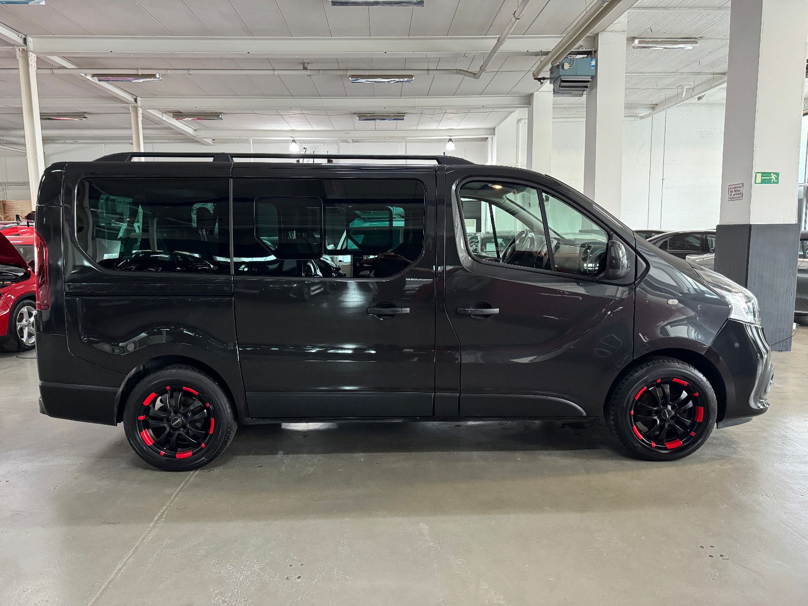 Fahrzeugabbildung Renault Trafic 1.6 DCI EXPRESSION 9-SITZER CAMPER STHDHZ