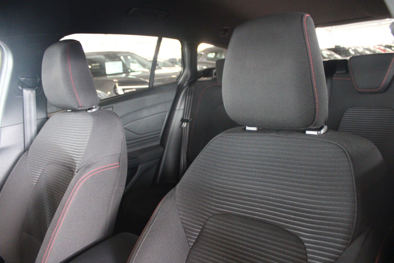 Fahrzeugabbildung Ford Focus ST-Line X Aut. LED ACC HUD WinterP el.Heck