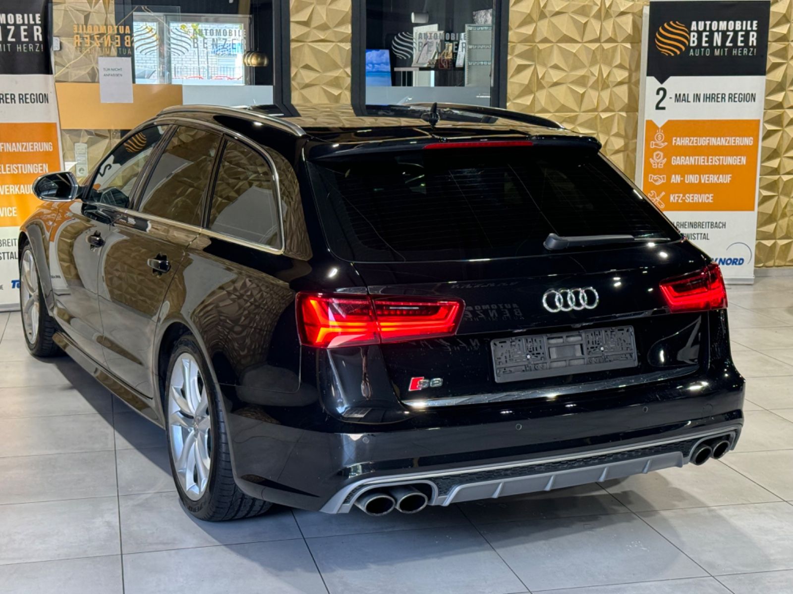 Fahrzeugabbildung Audi S6 Avant 4.0 TFSI quattro/RS-SITZE/CARBON/KAMERA