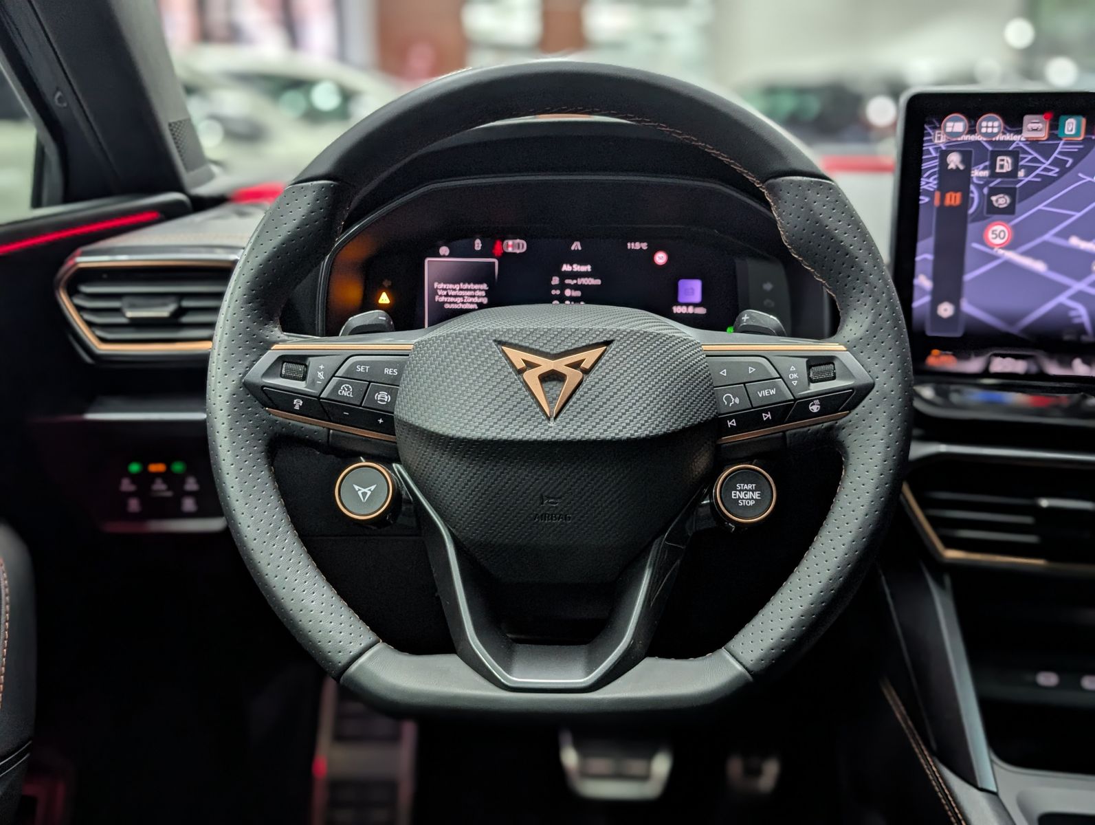 Fahrzeugabbildung CUPRA Leon 1.5 e-Hybrid PLUG-IN LED INTELIG-DRIVE EDGE