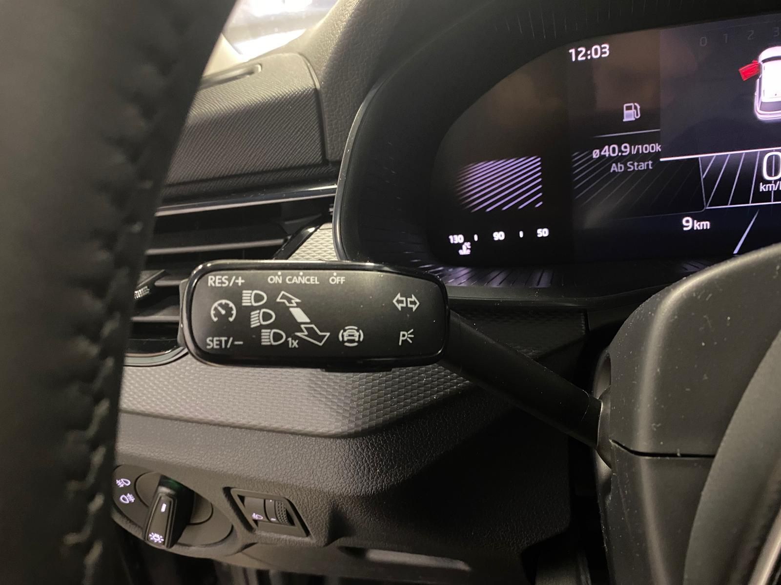 Fahrzeugabbildung SKODA Kamiq 1.0 TSI Essence+GARANTIE bis 2031+100tKM++