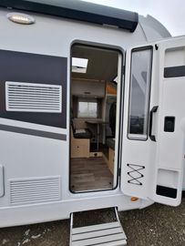 Sunlight Adventure T 67S TV-Paket Combi 6E AWT isoliert