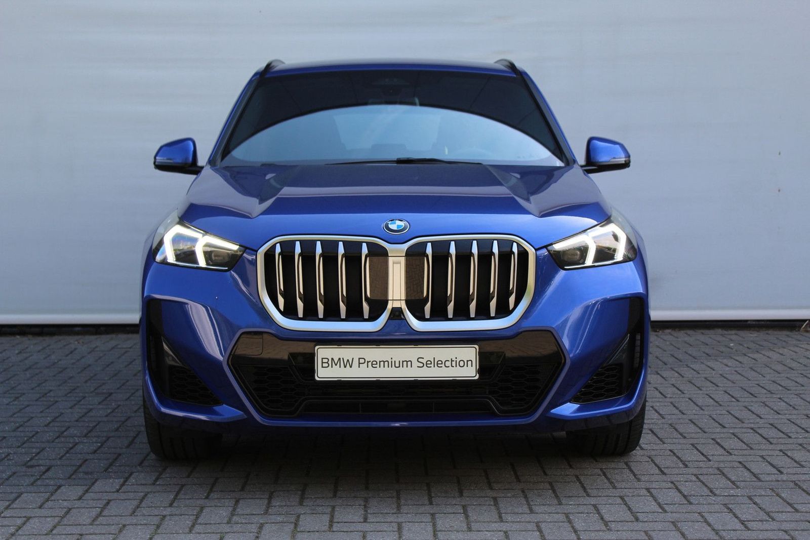 BMW X1 xDrive23i High Executive M Sport automatik / imagem 2