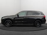BMW X5 xDrive 50 i - BMW X5: Xdrive50i
