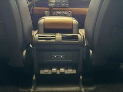 Foto Nummer 16: LAND ROVER Defender