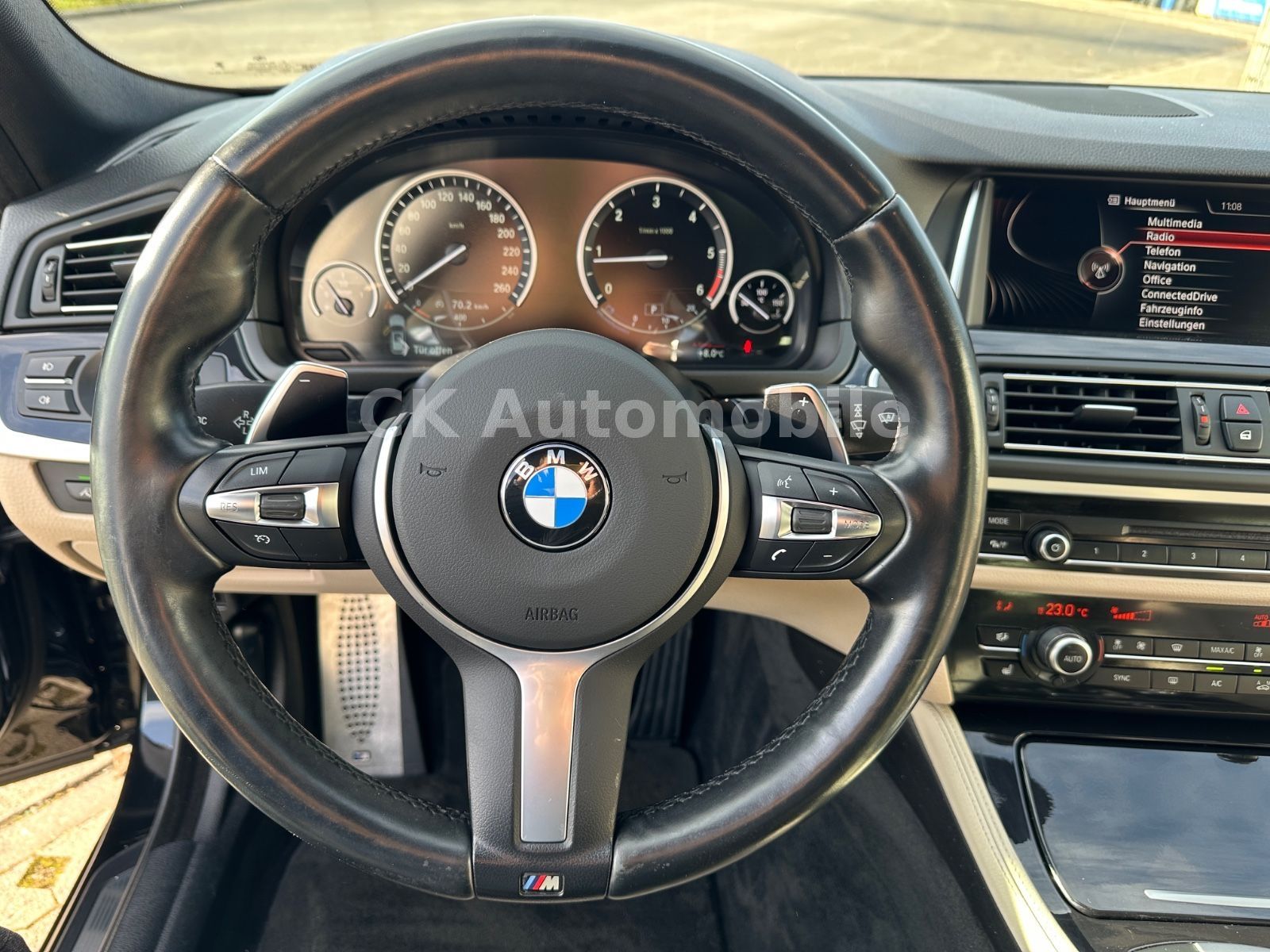 Fahrzeugabbildung BMW 520d Touring M-Sport/Shadow-Line/Navi/Pano/Kam.