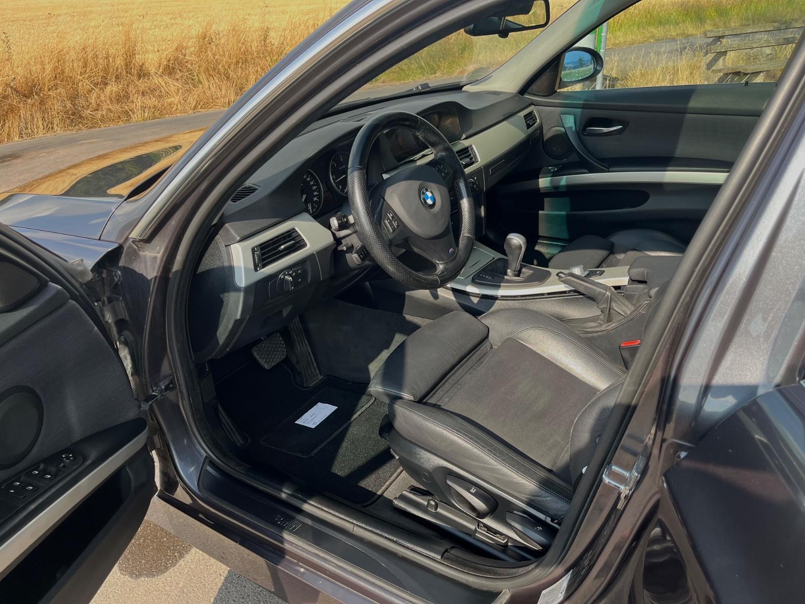 BMW 330 2005 — двигун 2.993 cm³, 231 HP (170kW)