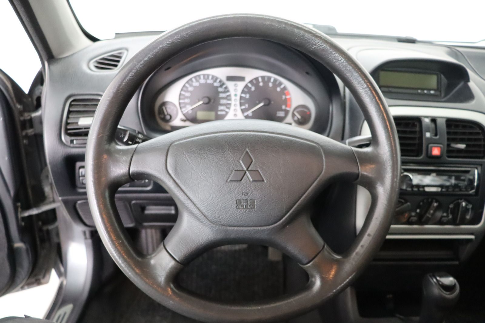 Fahrzeugabbildung Mitsubishi Carisma 1.6 Avance Automatik * HU/AU 03.28