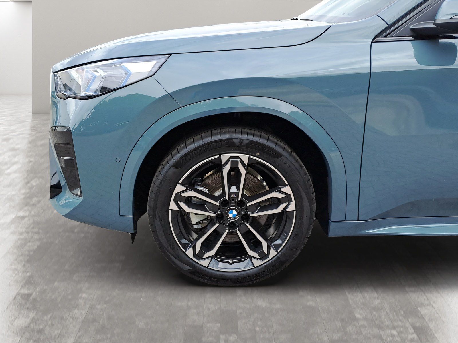 BMW iX2 - Bild 10
